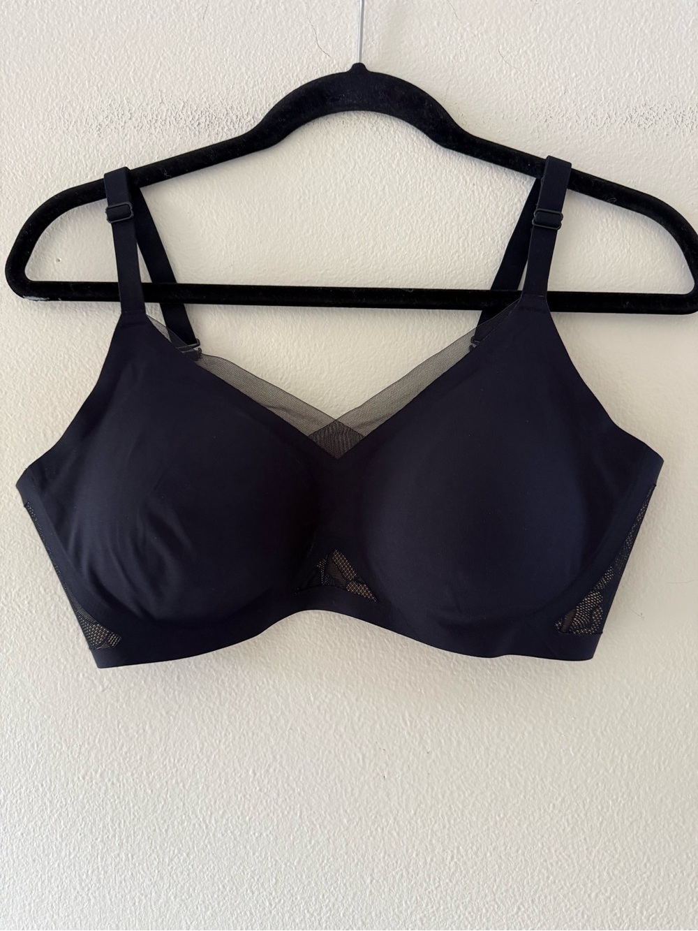 Honeylove Crossover Black Wireless Molded-Cup Bra with Tan Mesh Trim
